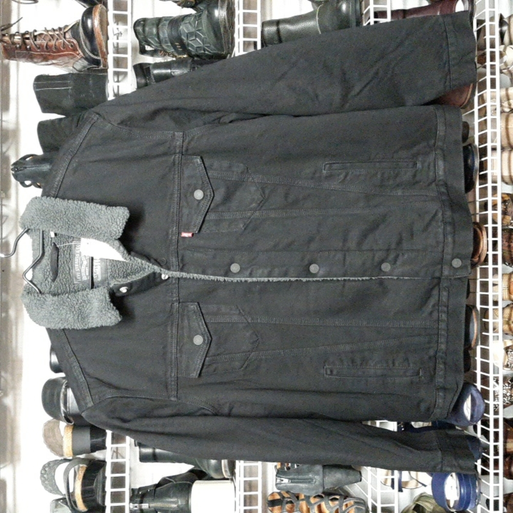 NWT!! LEVI'S Black Denim Jacket With Grey Lining